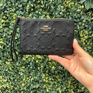 Nwot coach wristlet